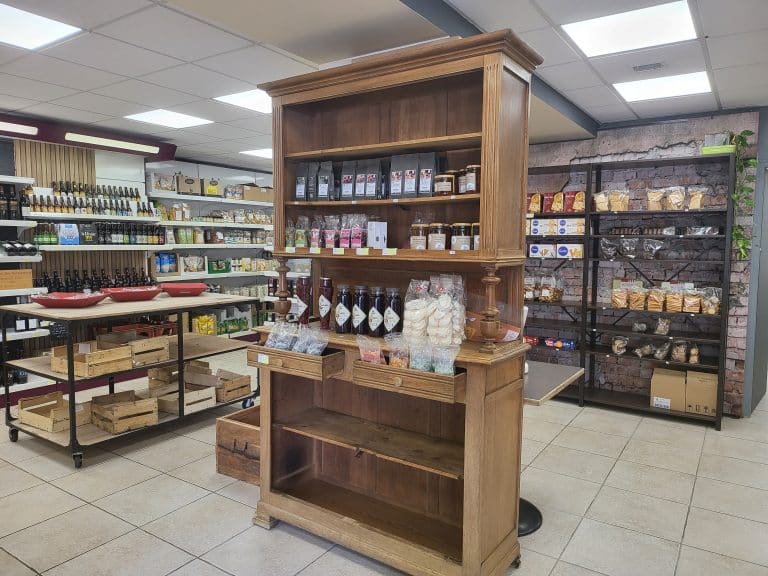 intérieur épicerie